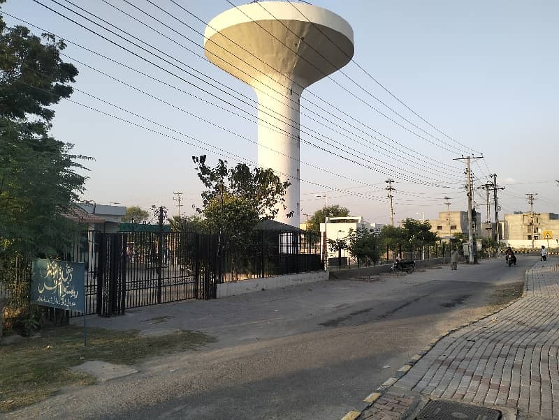 Johar Town Near Emporium Mall Shop For Sale Near Expo Center 6