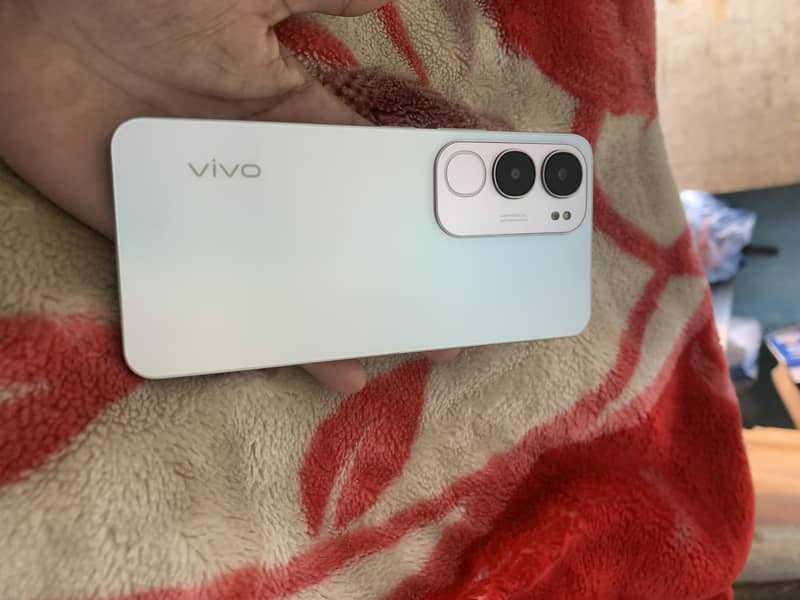 VIVO Y19s BOX &charger  6/128 pta approved duel sim 1