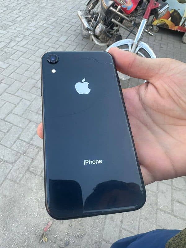 IPHONE Xr NoN PTA 64GB 4