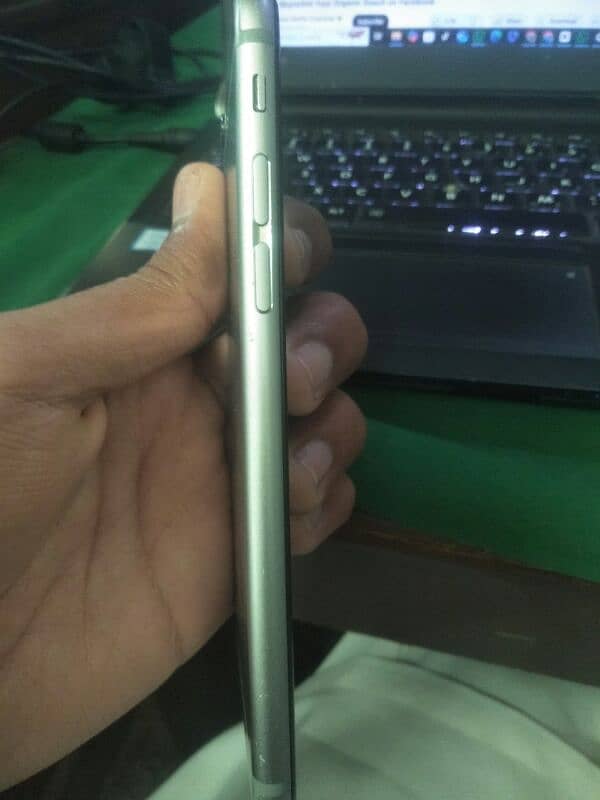 iPhone 6 Non PTA 4