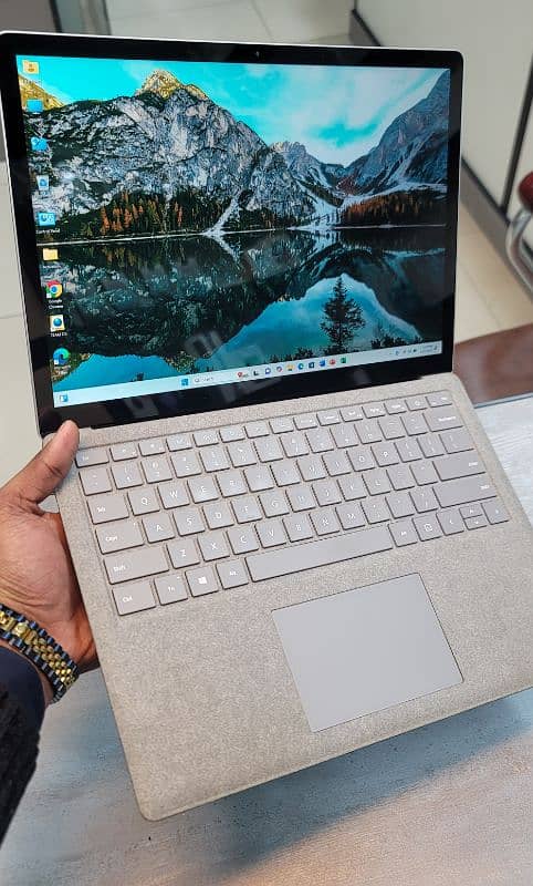 Microsoft Surface laptop  2 1