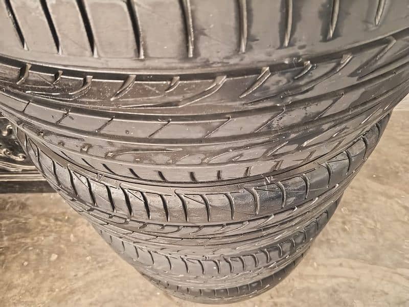 Dunlop Japan Tires 215/55 r 16 Good Condition One Tire Puncture 1.6 4