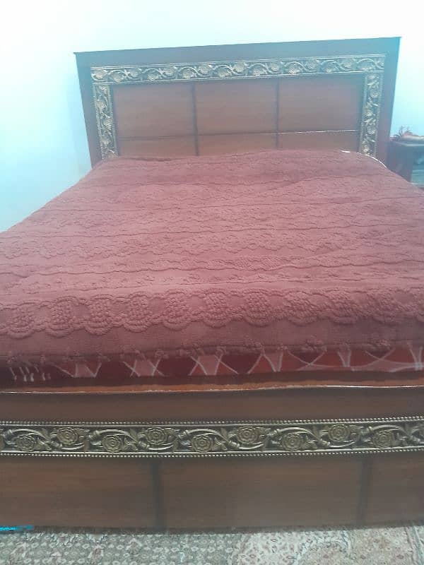 urgent sell.     double bed + 8" matrice for sell 0