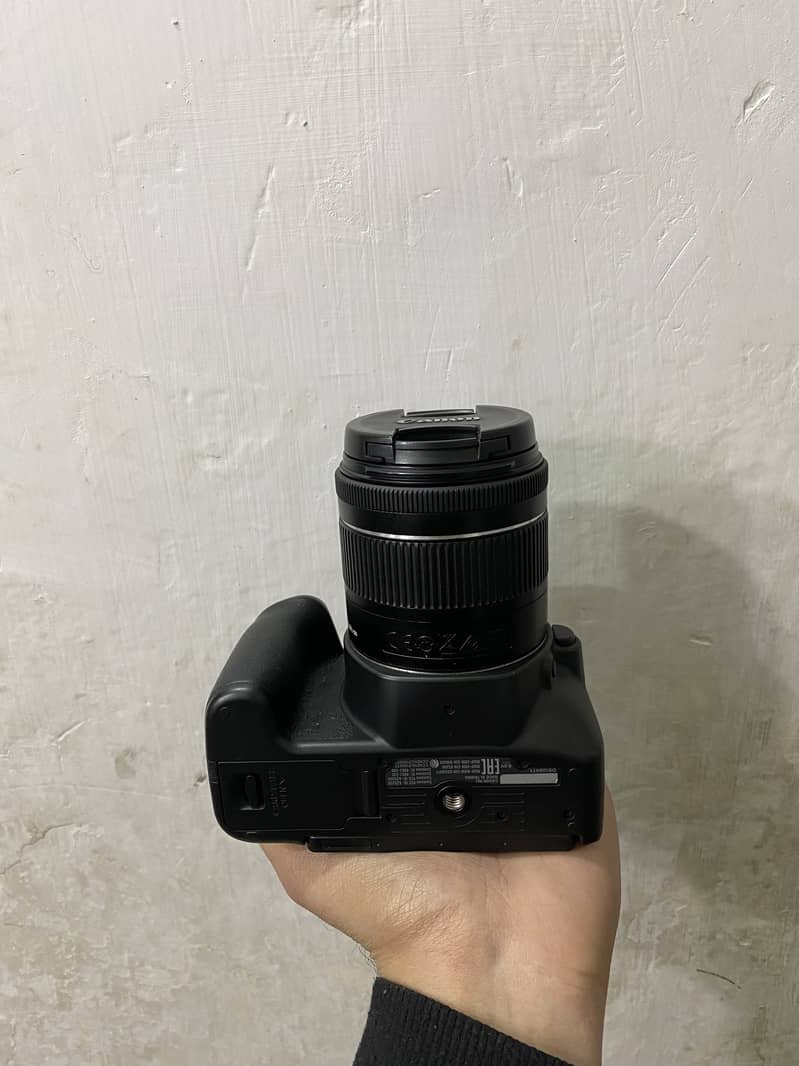 Canon 200d 18-55mm STM Lens 4