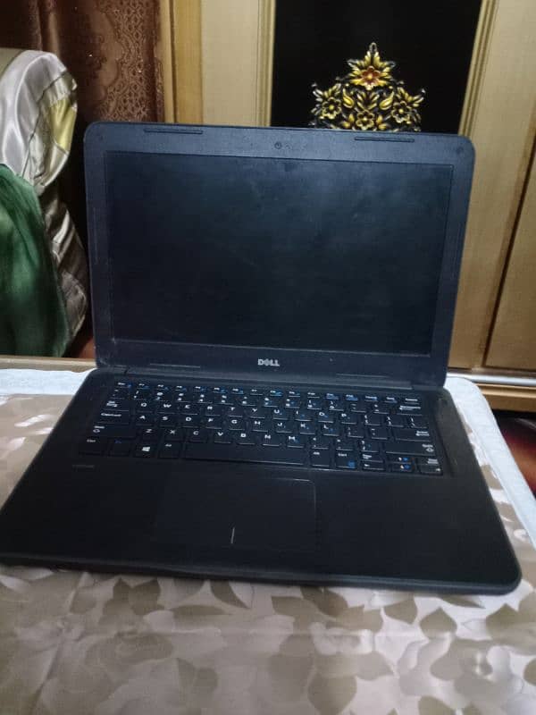 dell laptop 5 month old. 3