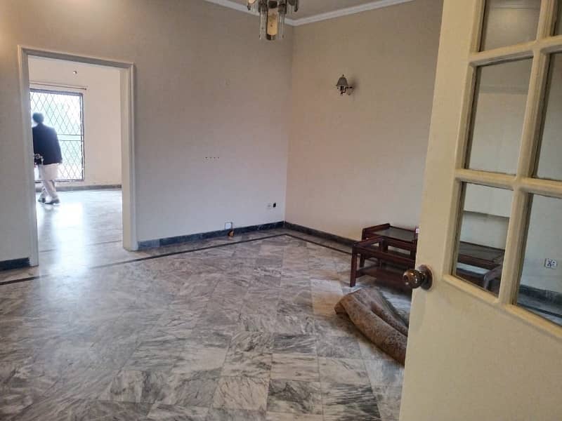 10 Marla Beautiful Upper Portion Available For Rent in DHA Phase 4,Block EE, Lahore Cantt. 3