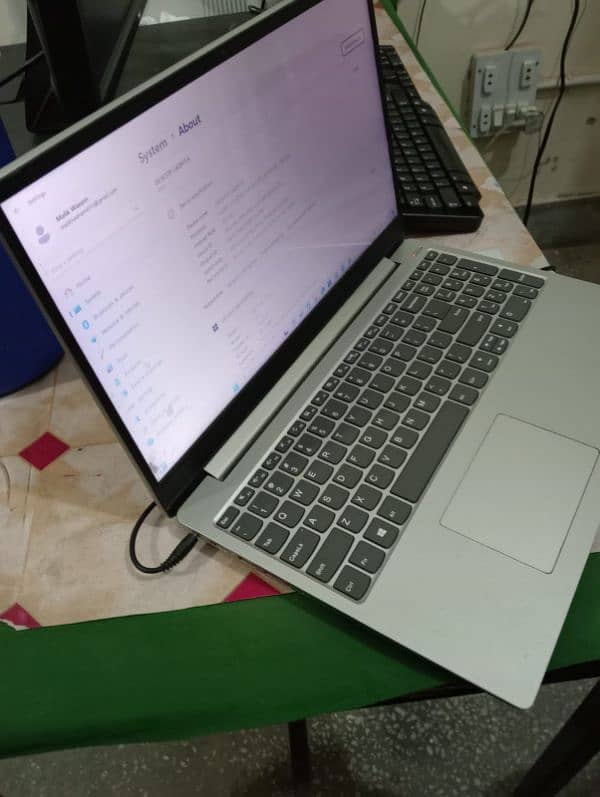 Lenovo laptop for sale 0