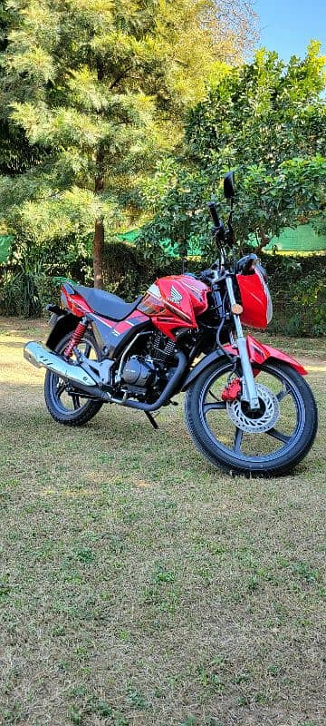 Honda CB 150F 1