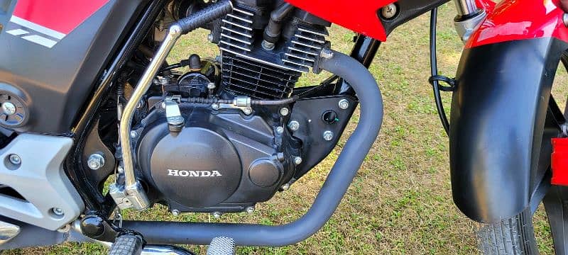 Honda CB 150F 5