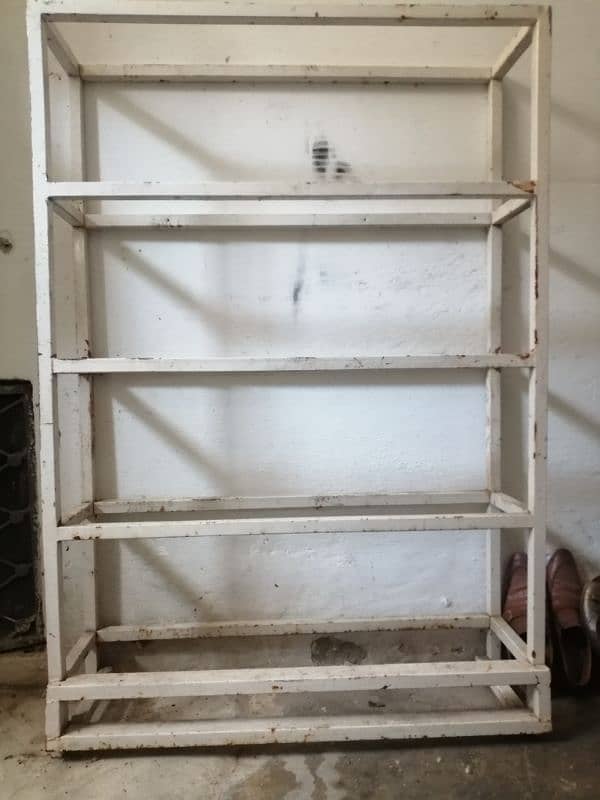 iron shope display rack 1