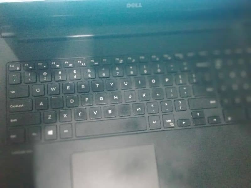 Dell Latitude 3560 2