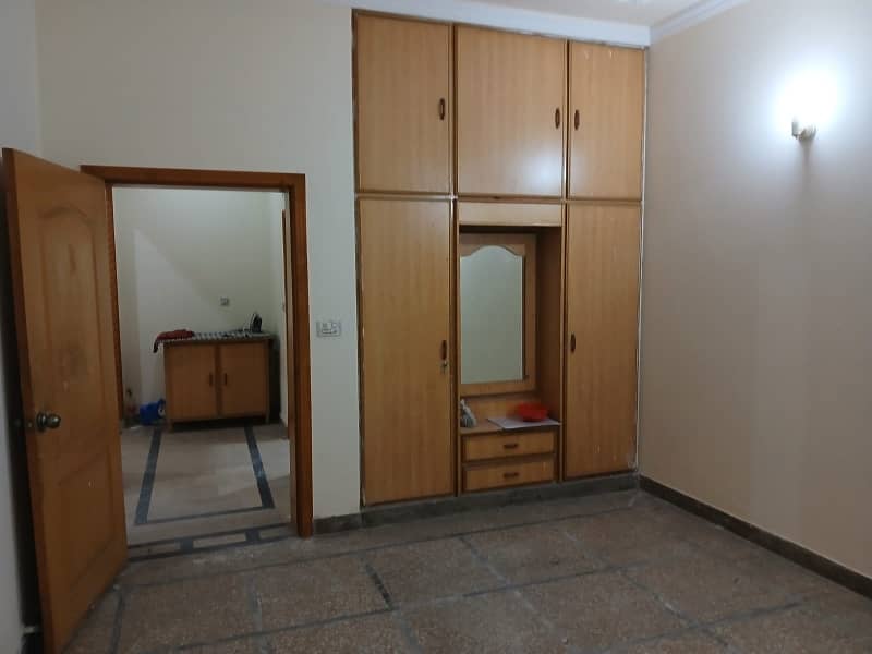 10 Marla Lower Portion For Rent In Wapda Town 4