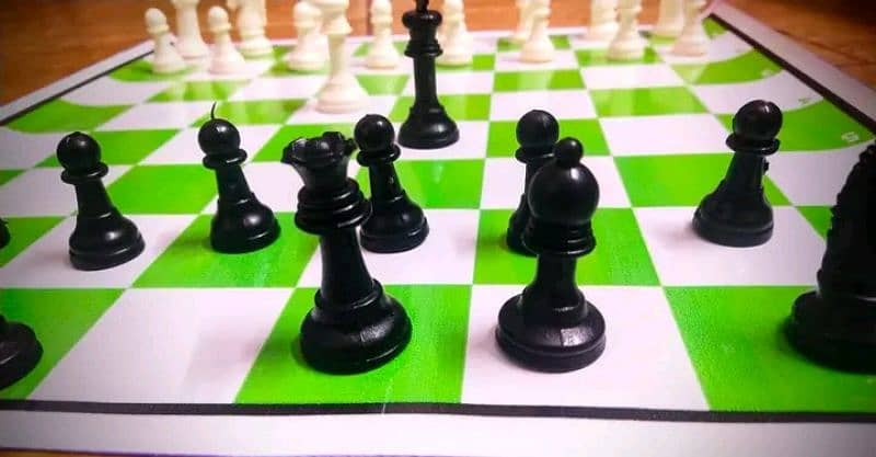 Portable Chess Set with Durable Plastic Pieces 1