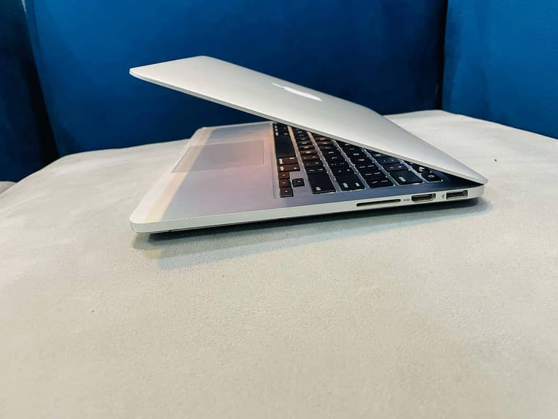 Apple MacBook Pro Core i5 SSD 256GB/ Ram 8GB GooD Condition: 6