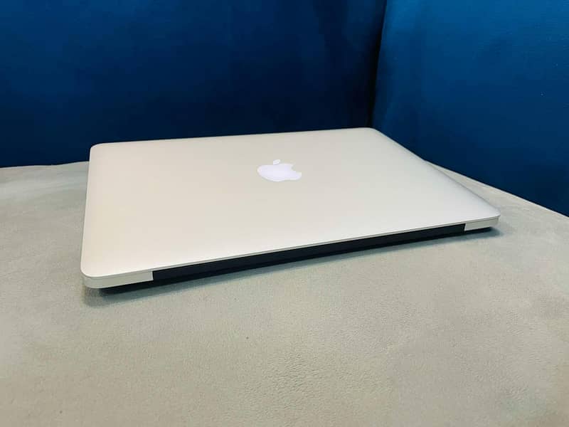 Apple MacBook Pro Core i5 SSD 256GB/ Ram 8GB GooD Condition: 7