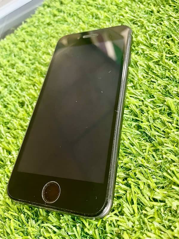 iPhone 7 32gb pta approved 1