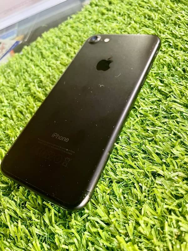 iPhone 7 32gb pta approved 2