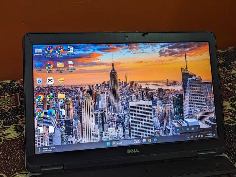 dell laptop in good condition 0