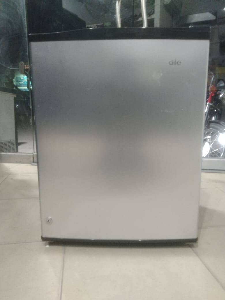 Haier Room size fridge (0306=4462/443) classyset 1