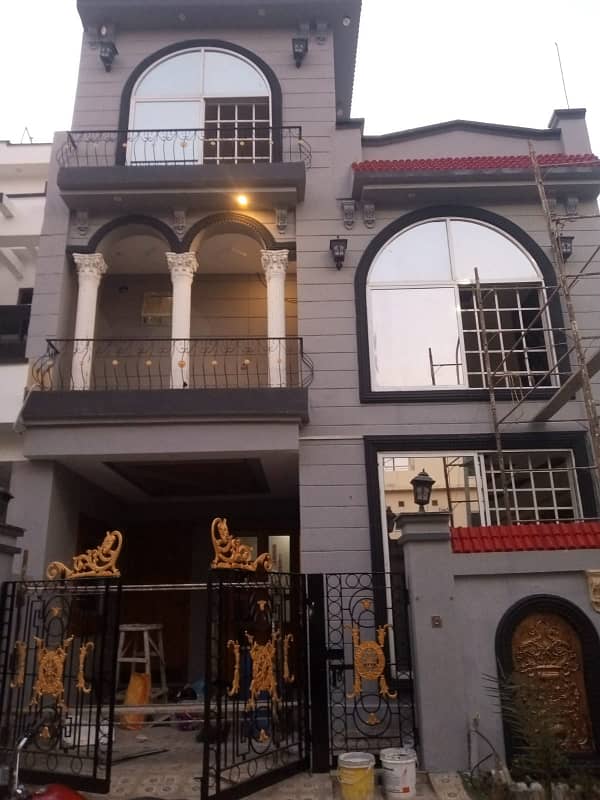 5 Marla Slightly used house is available for sale near to school in Tulip Overseas block of park view city Lahore 0