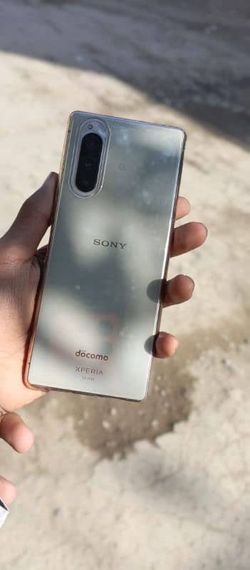 Sony Xperia 5 ( 6 , 64 ) 1