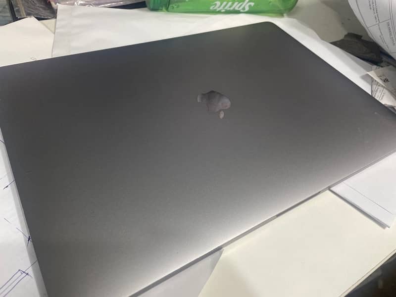 macbook pro 16” 2019 i7 2