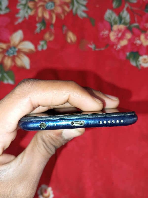 Only 16000 infinix hot 10, 6-128 good condition 2