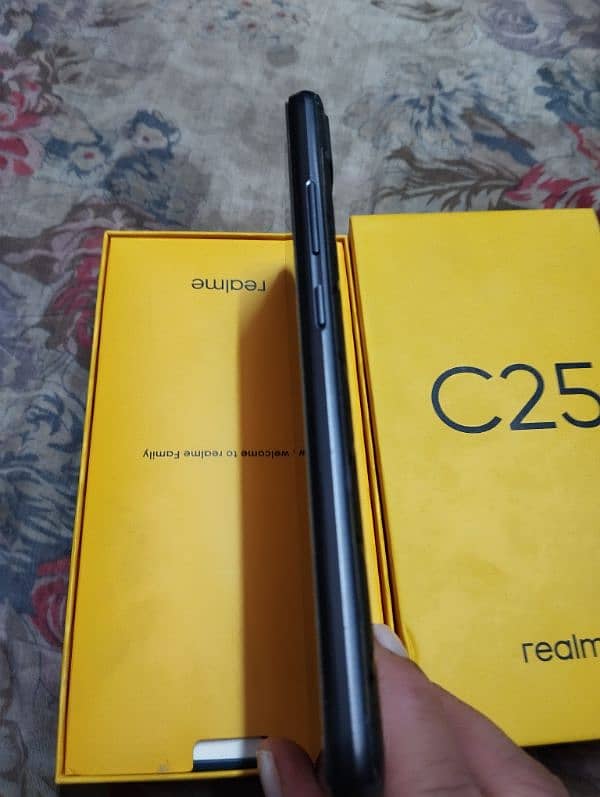 REALME C25 in good condition 10/10 4