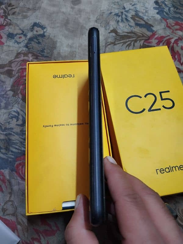 REALME C25 in good condition 10/10 7