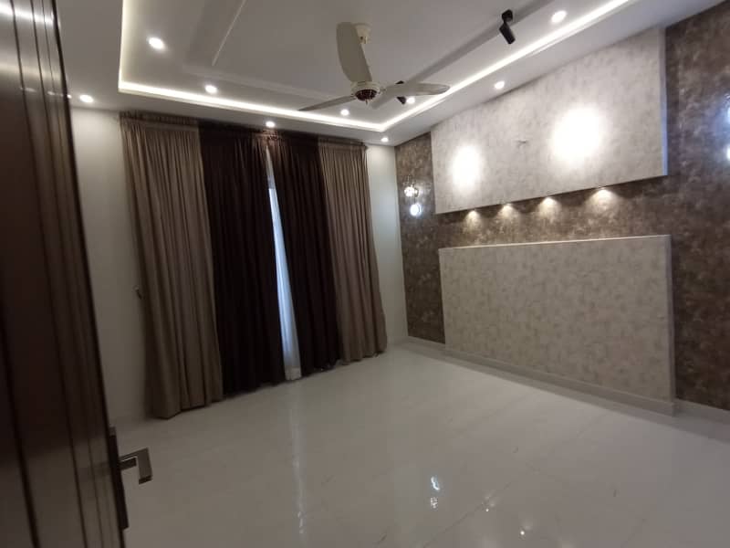 FOR RENT VERY REASONABLE PRICE 10 MARLA BRAND NEW UPPER PORTION OR LOWER PORTION LOCK SECTOR E BAHRIA TOWN LAHORE 12