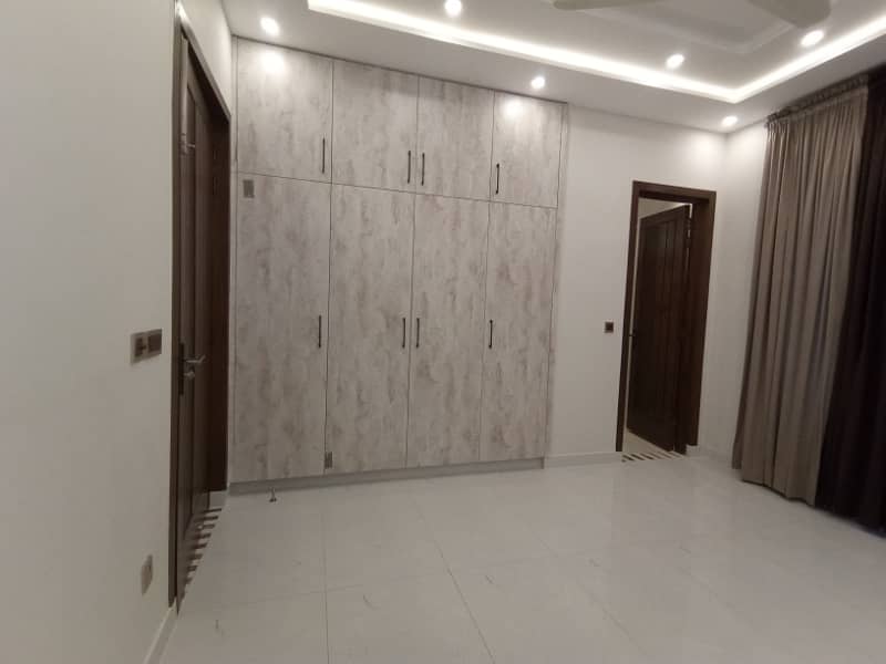 FOR RENT VERY REASONABLE PRICE 10 MARLA BRAND NEW UPPER PORTION OR LOWER PORTION LOCK SECTOR E BAHRIA TOWN LAHORE 18