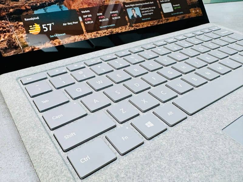 Surface laptop 2 3