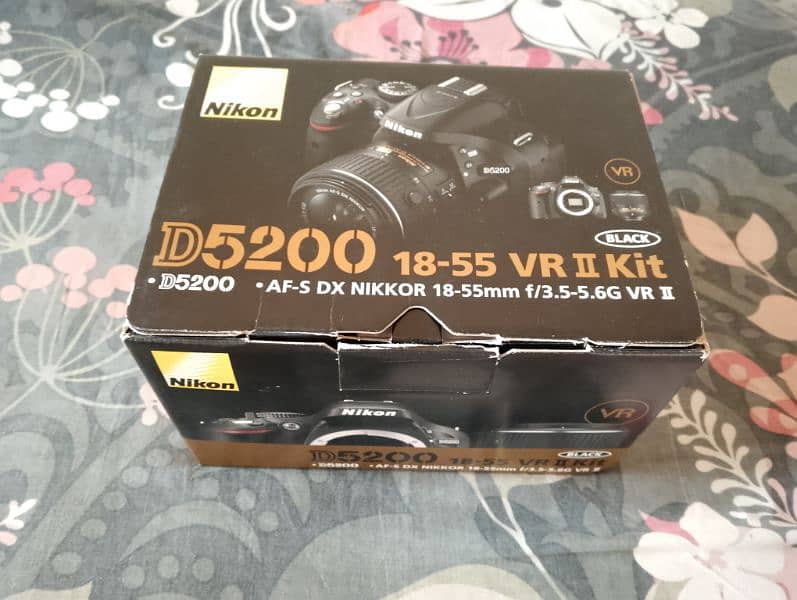 Nikon D5200 with Box - Family Used Camera 5