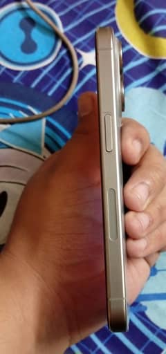 IPhone 15pro 128 gb j. v