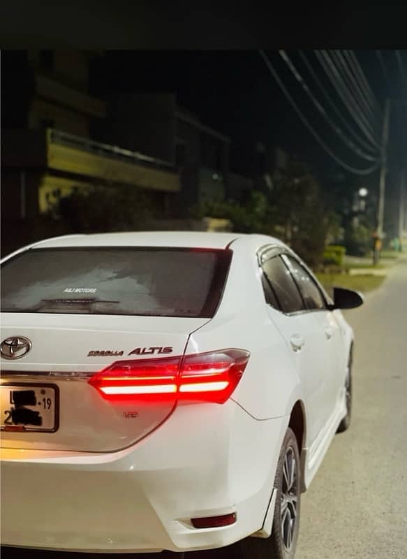 Toyota Corolla Altis 2019 1