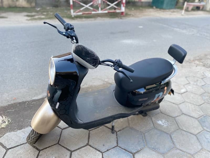 Nisa Evee scooty for sale | evee | scooty |black colour 10/10 0