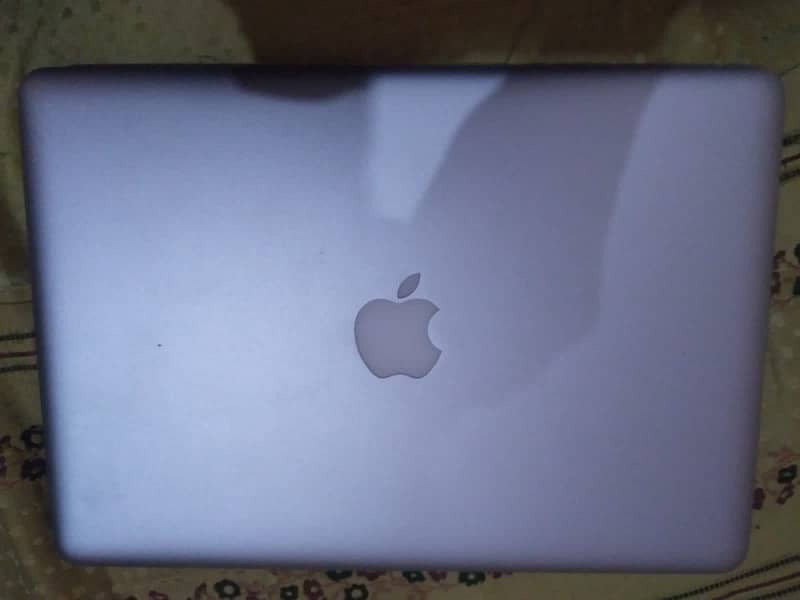 Mac Book good condition 1