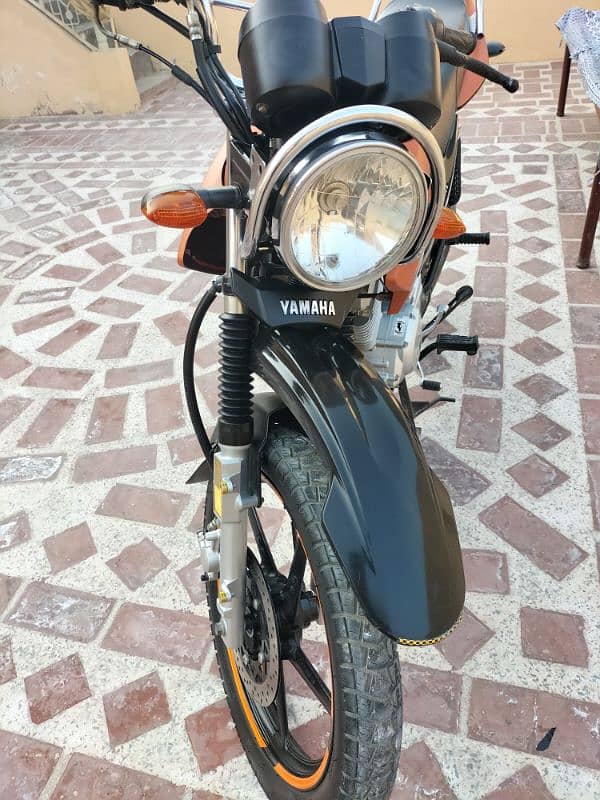 Yamaha ybr125G orange 9