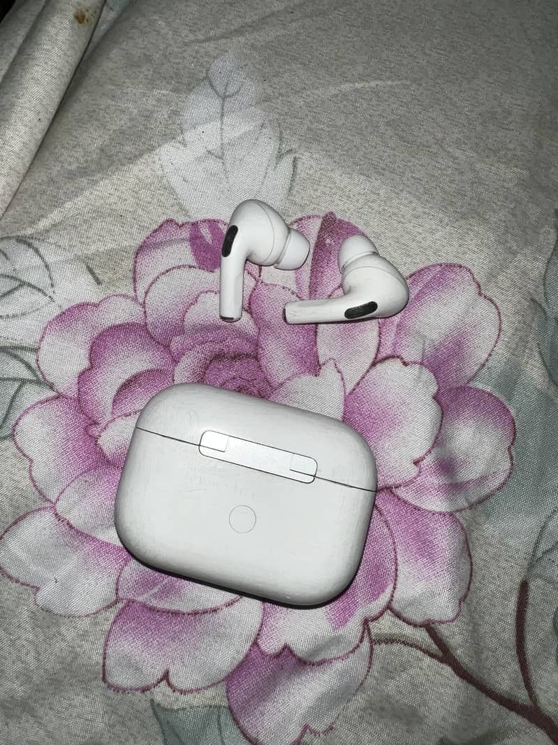 airpods pro (1st generation) 0