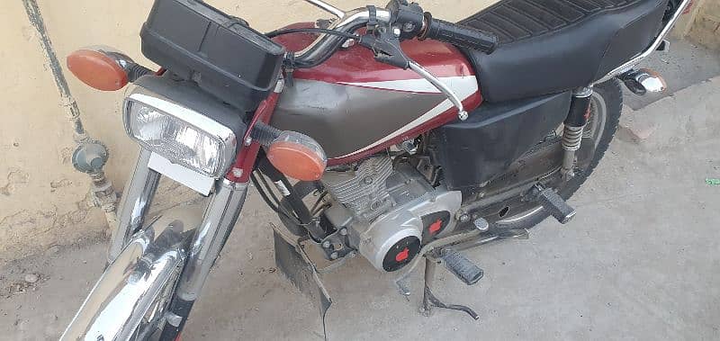 Honda CG 125 with double spare parts 3