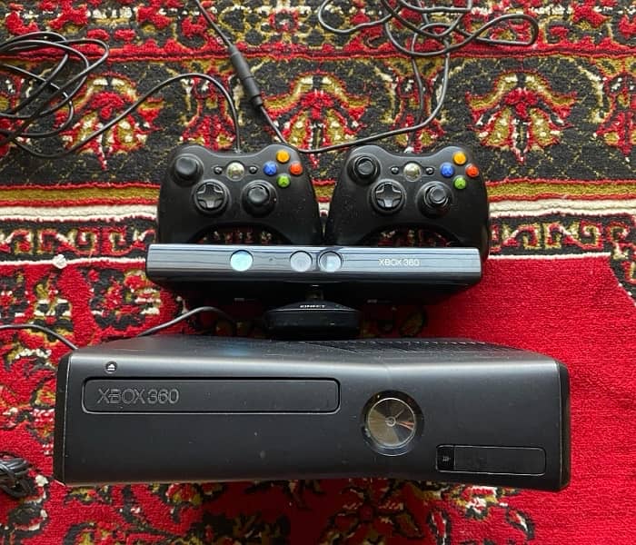 Xbox 360 slim 256GB JTAGGED, including KINECT 0