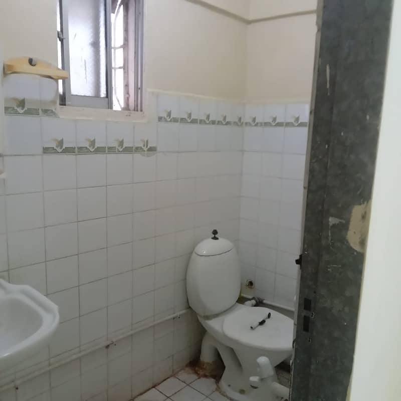 2 BED DD FLAT FOR SALE IN GULSHAN-E-IQBAL 13 D/2 6