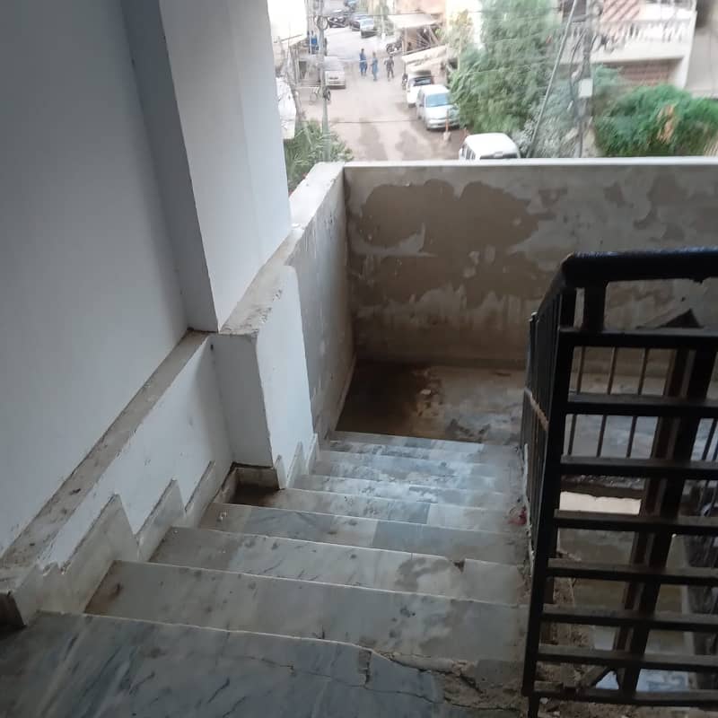 2 BED DD FLAT FOR SALE IN GULSHAN-E-IQBAL 13 D/2 12