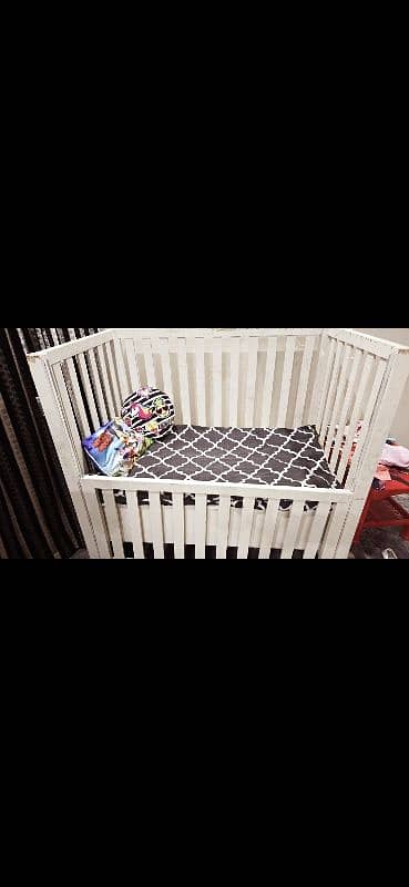 self-made solid wooden baby cot with 2 drawers , 9/10 condition, 0