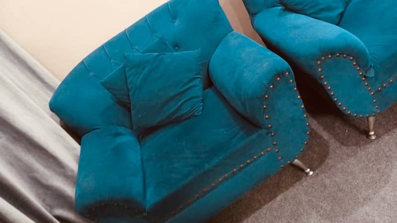 5 seater Sofa with Cushions and Center Table 1