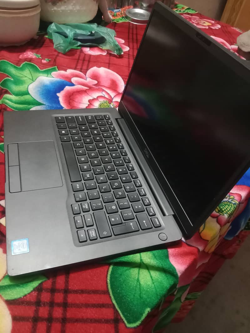 Dell Laptop  8th generation 16gb RAM 256 SSD core i5 model7300 fresh 3