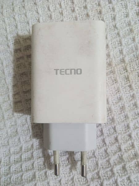 Tecno camon 20 pro adapter 33 watt fast original box wala 0