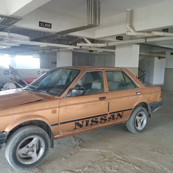 Nissan Sunny 1988 4