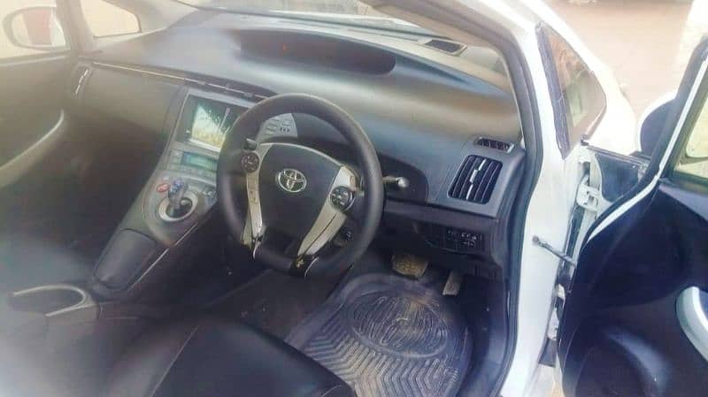 Toyota Prius 2015 7