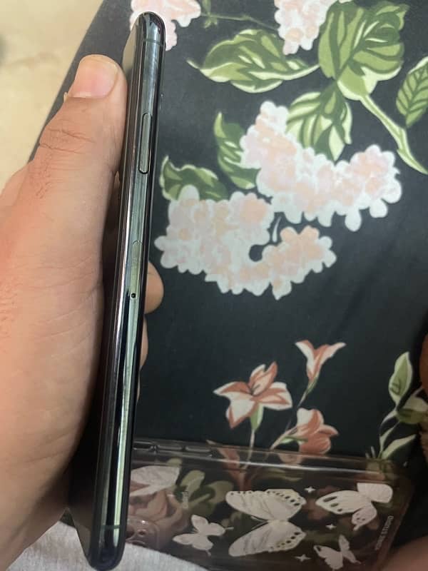 IPhone 11 pro max 3